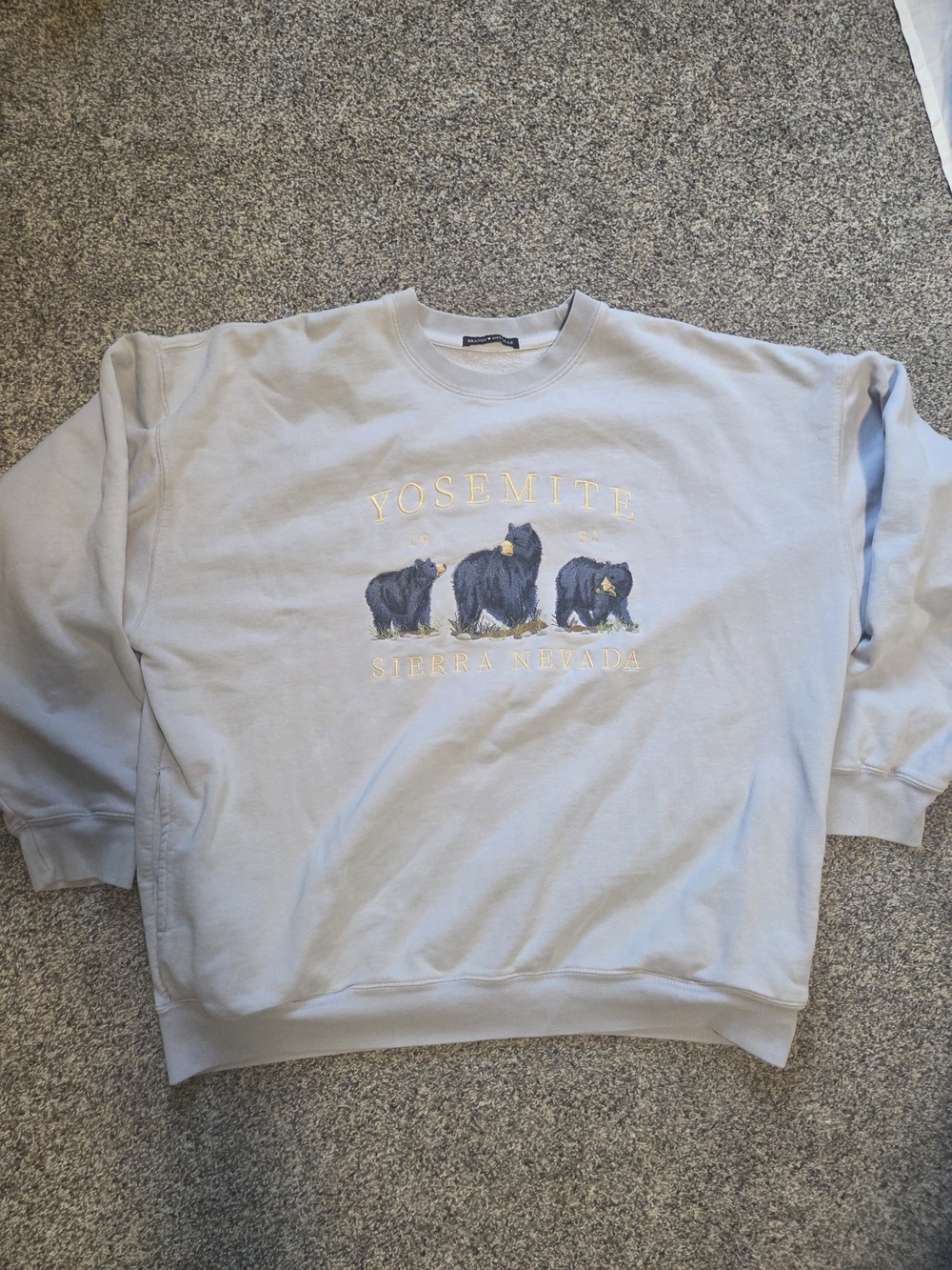Brandy Melville Light Blue Yosemite Sierra Nevada Bear Crewneck